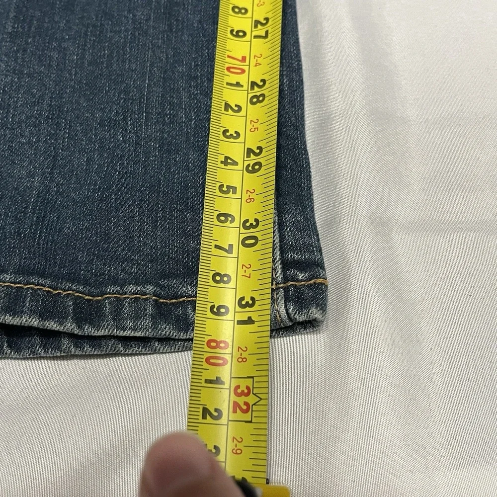 Levis pictures show